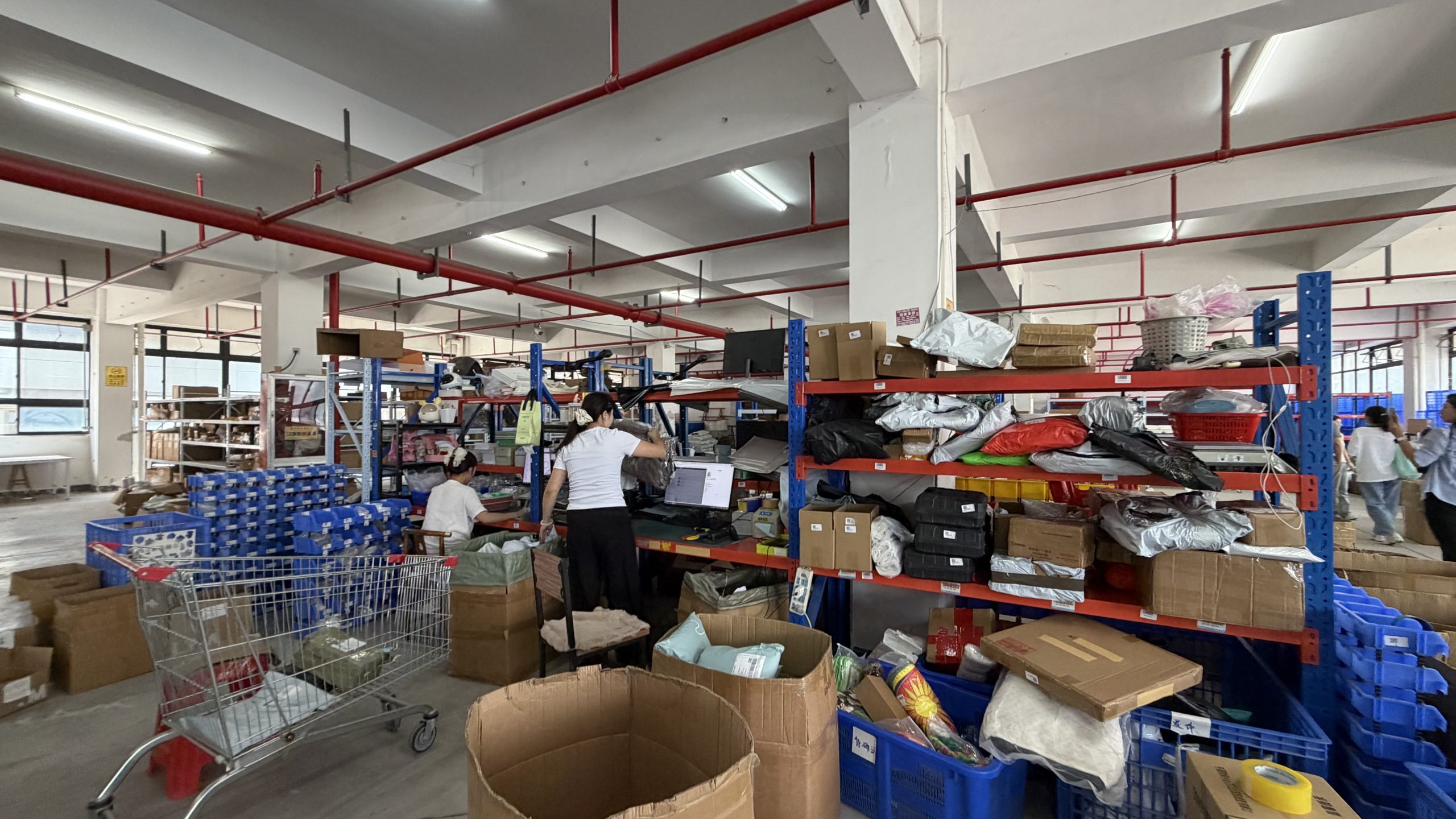 Picking and packing ecommerce orders in the warehouse